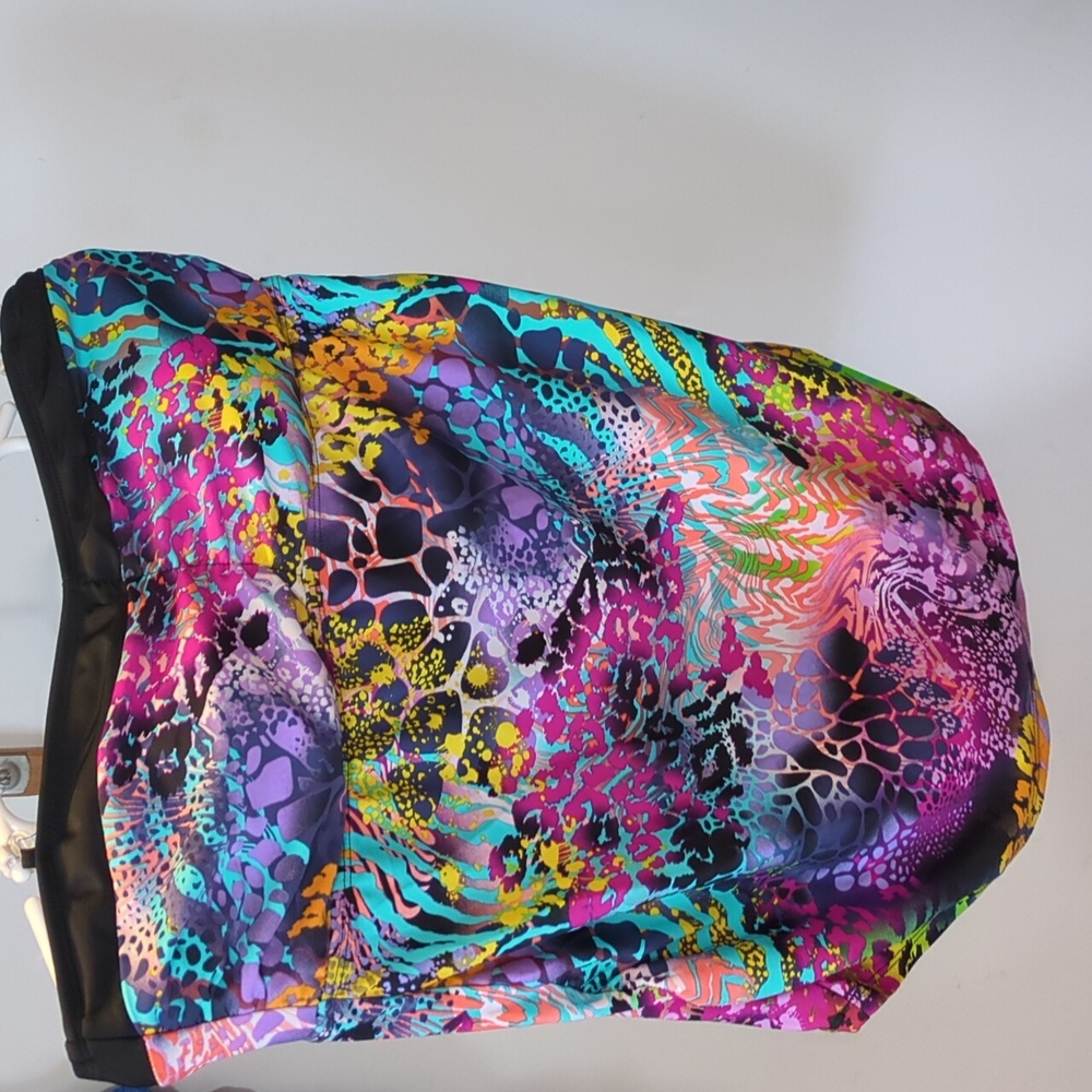 Woman's swim top Size XL.